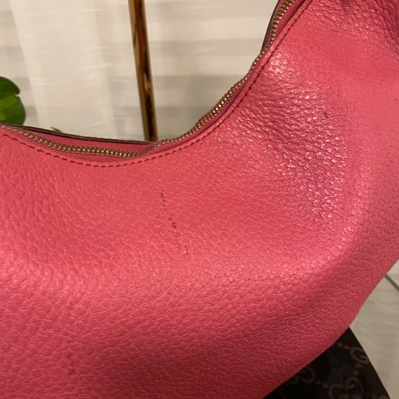 Authentic Gucci crescent hobo shoulder bag in pink - Picture 7 of 11
